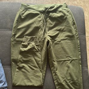 Hunter green mandala scrubs size M